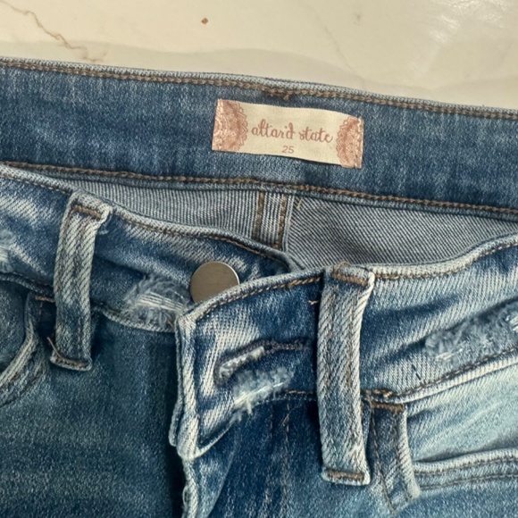 Altar'd State Distressed Skinny Jeans👖💙, Size 25 - Picture 4 of 5